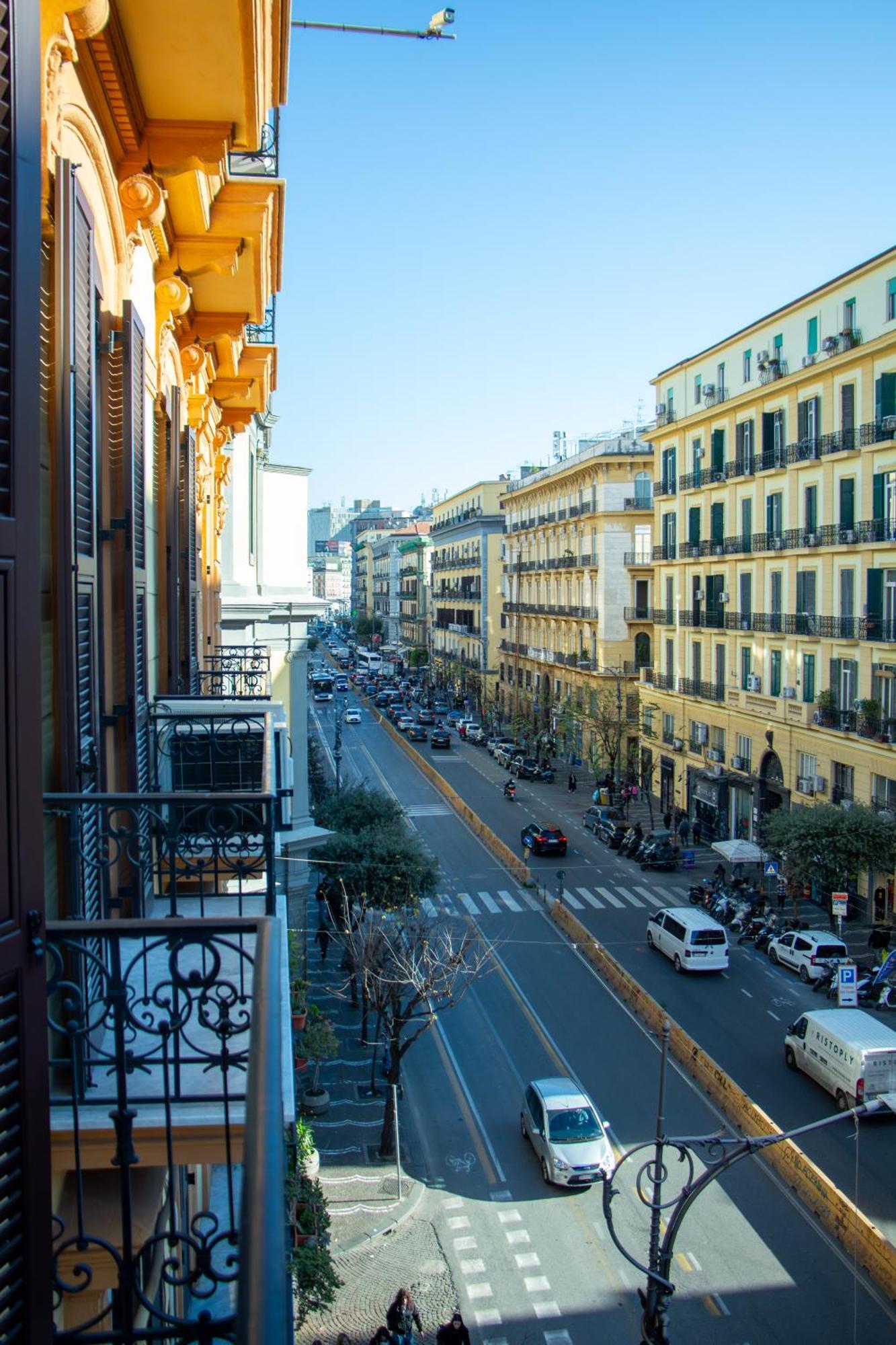 Готель Beb Umberto I Napoli Екстер'єр фото